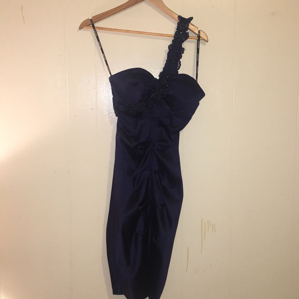Dress - Picture 2 of 5